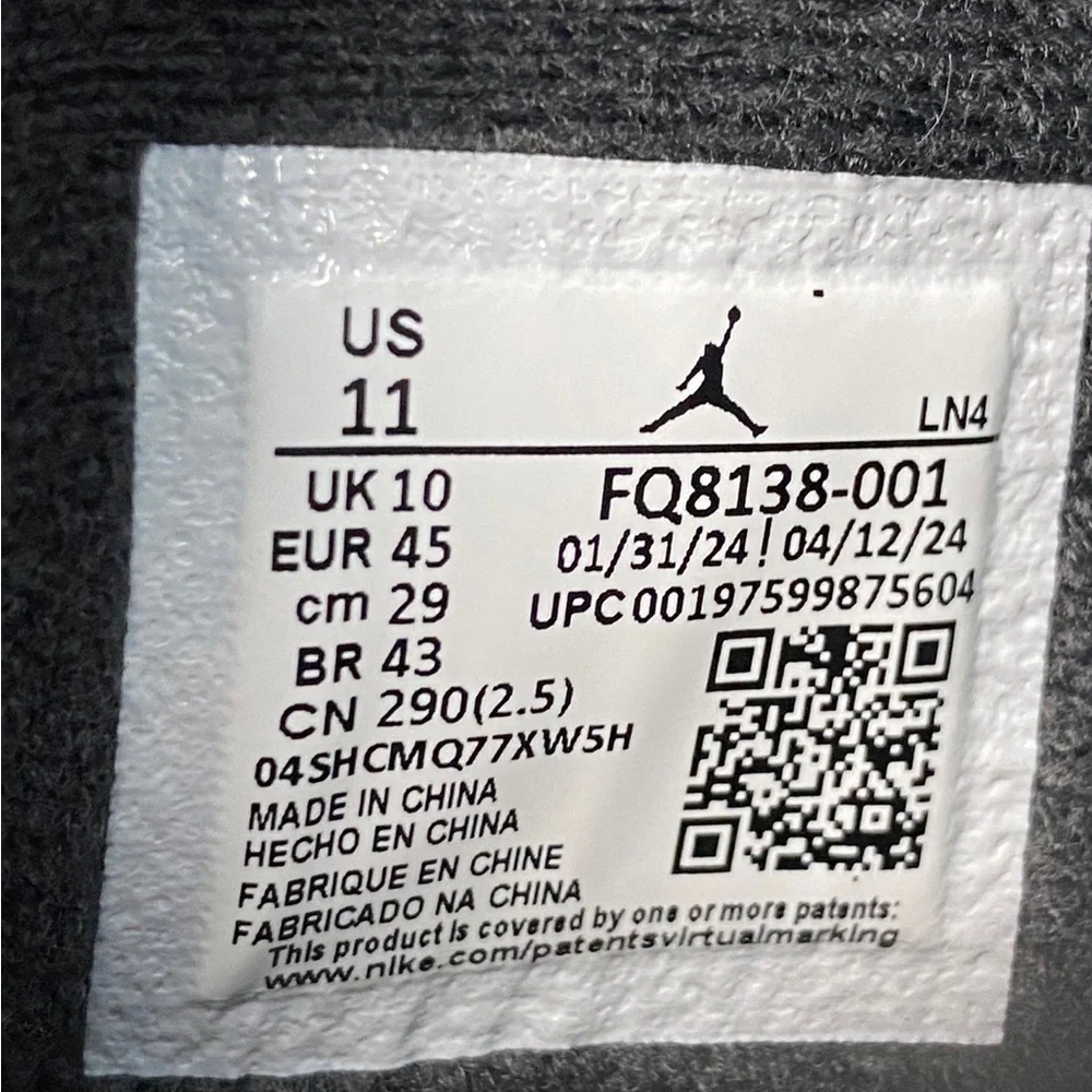 Air Jordan 4 Retro 'White Thunder